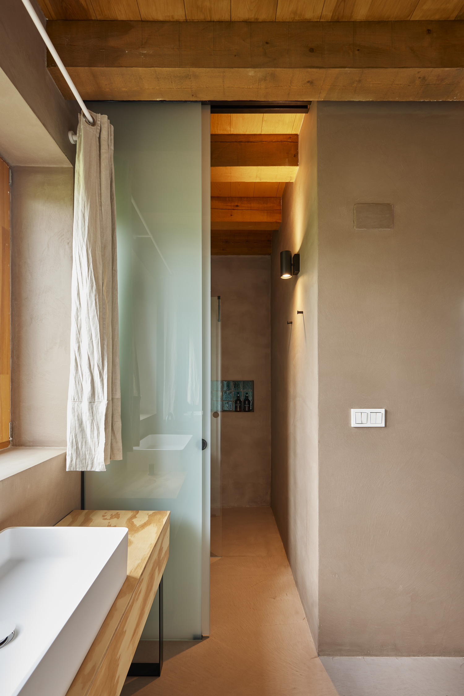 SUITE 1 2